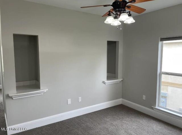 214 Capri Place, Ocean Springs, MS 39564