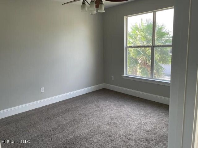 214 Capri Place, Ocean Springs, MS 39564