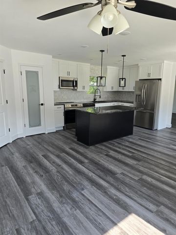 5821 Lantern Drive Beaumont, Beaumont, TX 77713