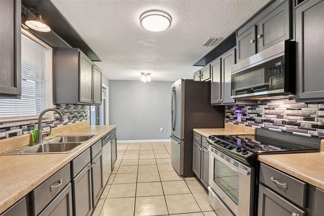 36426 MONROE DRIVE, Zephyrhills, FL 33541