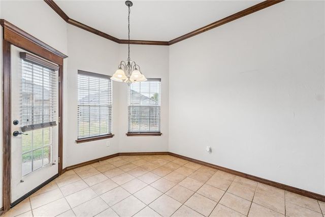 709 N White Tail Way, Mustang, OK 73064