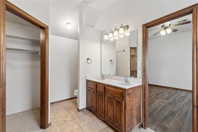 709 N White Tail Way, Mustang, OK 73064