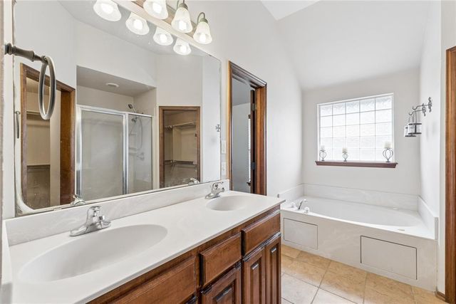 709 N White Tail Way, Mustang, OK 73064