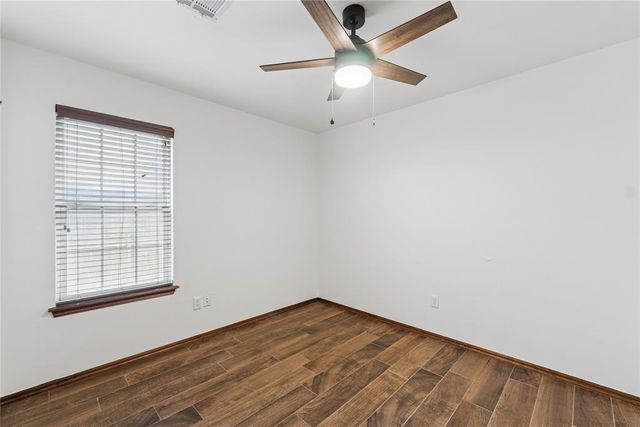 709 N White Tail Way, Mustang, OK 73064