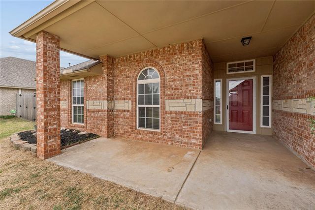 709 N White Tail Way, Mustang, OK 73064