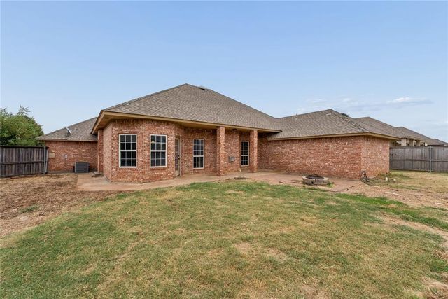 709 N White Tail Way, Mustang, OK 73064