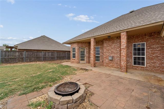 709 N White Tail Way, Mustang, OK 73064