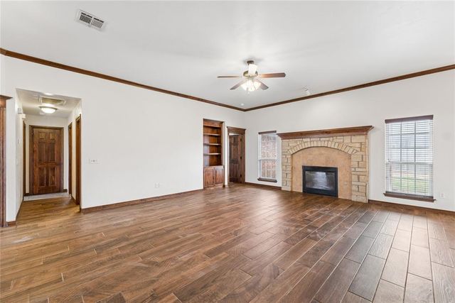709 N White Tail Way, Mustang, OK 73064
