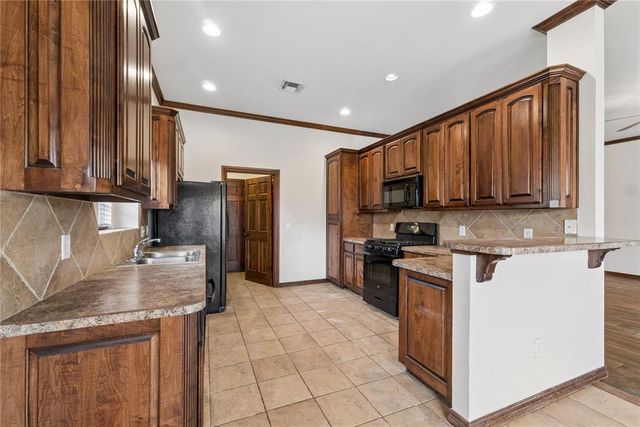 709 N White Tail Way, Mustang, OK 73064