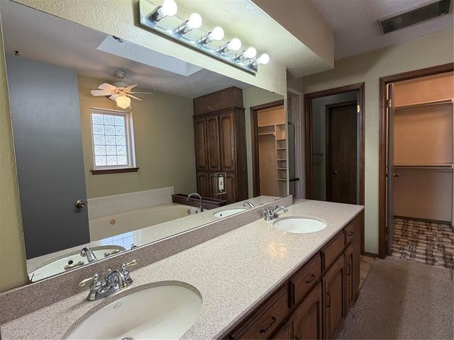 47 Serenada Lane, Shawnee, OK 74804