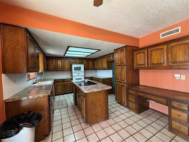 47 Serenada Lane, Shawnee, OK 74804