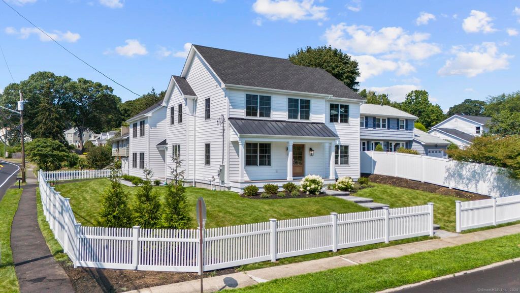 15 Barton Road, Fairfield, CT 06824