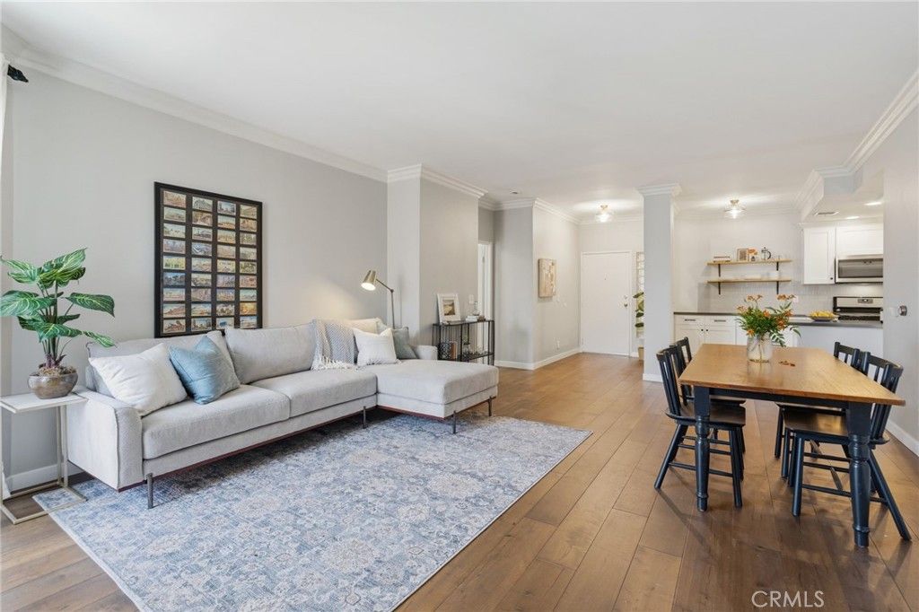 Image 10 of property listing at 10021 Tabor Street 302, Los Angeles, CA 90034