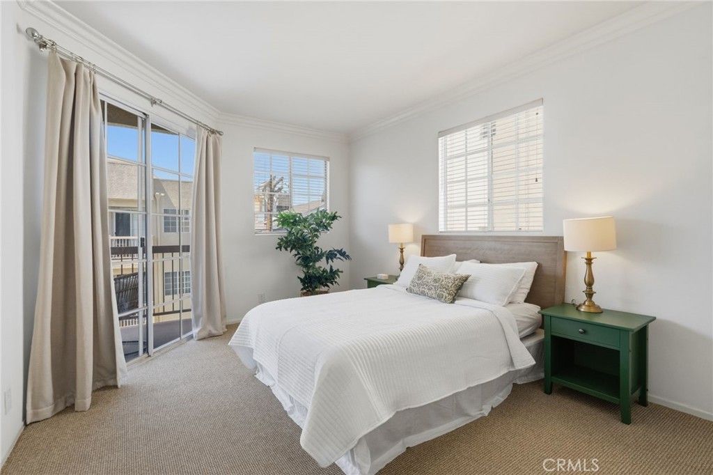 Image 12 of property listing at 10021 Tabor Street 302, Los Angeles, CA 90034