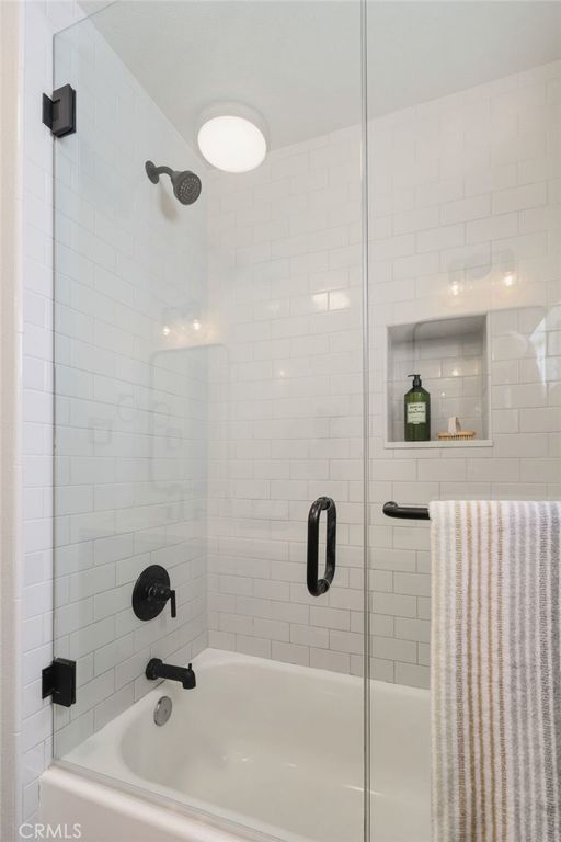 Image 16 of property listing at 10021 Tabor Street 302, Los Angeles, CA 90034