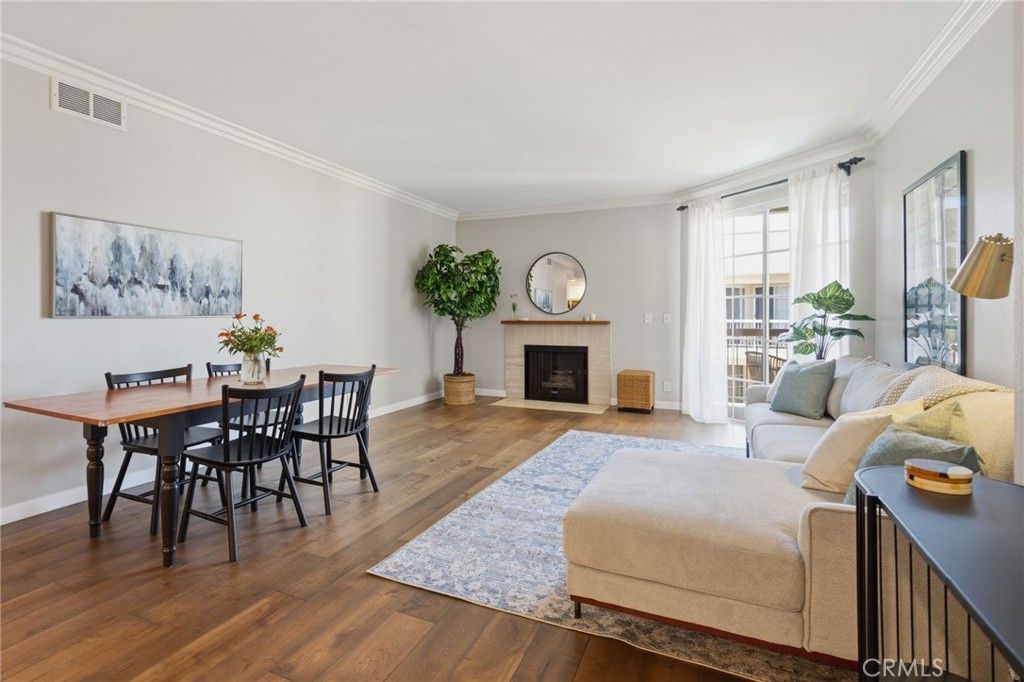 Image 9 of property listing at 10021 Tabor Street 302, Los Angeles, CA 90034