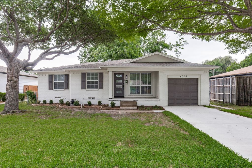 1010 Noble Avenue, Carrollton, TX 75006