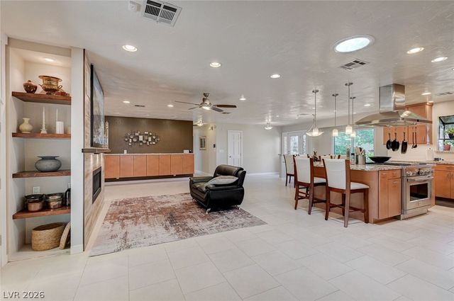 11 Pheasant Ridge Circle, Henderson, NV 89014