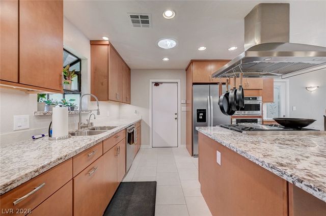 11 Pheasant Ridge Circle, Henderson, NV 89014