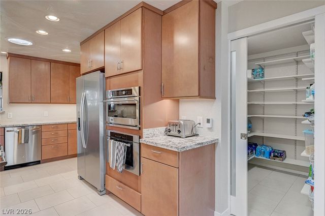 11 Pheasant Ridge Circle, Henderson, NV 89014