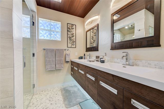 11 Pheasant Ridge Circle, Henderson, NV 89014