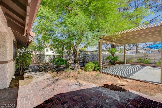 11 Pheasant Ridge Circle, Henderson, NV 89014