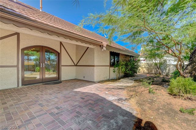 11 Pheasant Ridge Circle, Henderson, NV 89014