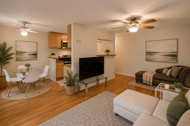 420 W Aldine Avenue 222, Chicago, IL 60657
