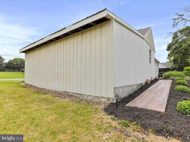 3781 WARM SPRING RD, Chambersburg, PA 17202
