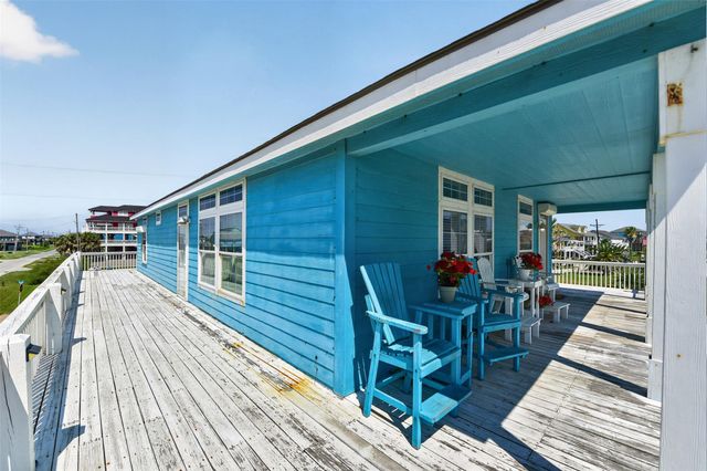 1978 Gulf Street, Crystal Beach, TX 77650