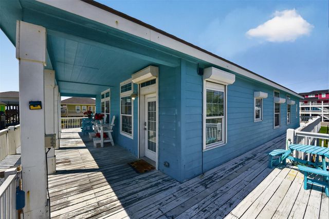 1978 Gulf Street, Crystal Beach, TX 77650
