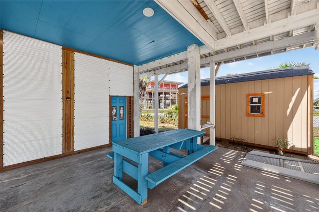 1978 Gulf Street, Crystal Beach, TX 77650