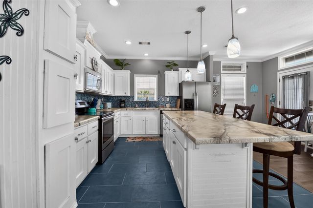 1978 Gulf Street, Crystal Beach, TX 77650