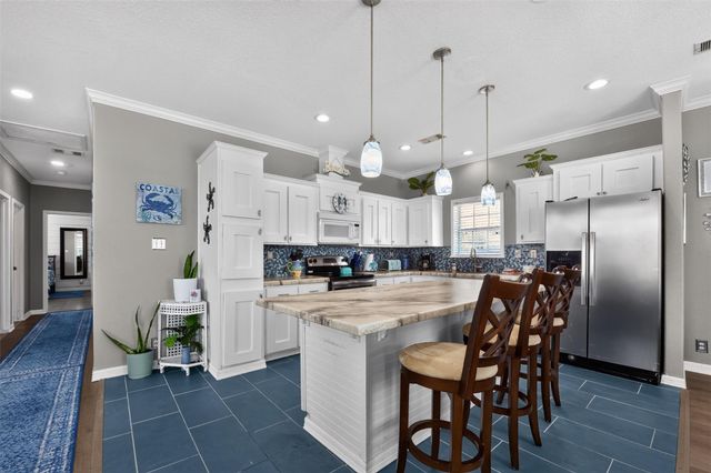 1978 Gulf Street, Crystal Beach, TX 77650