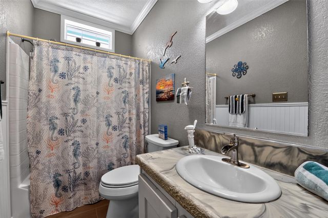 1978 Gulf Street, Crystal Beach, TX 77650