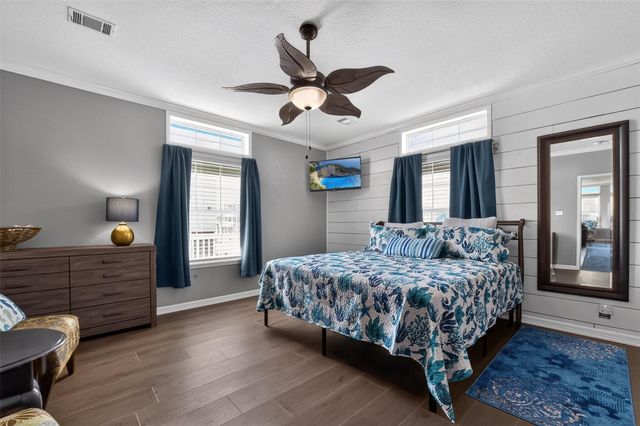 1978 Gulf Street, Crystal Beach, TX 77650