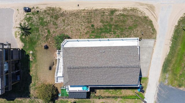 1978 Gulf Street, Crystal Beach, TX 77650
