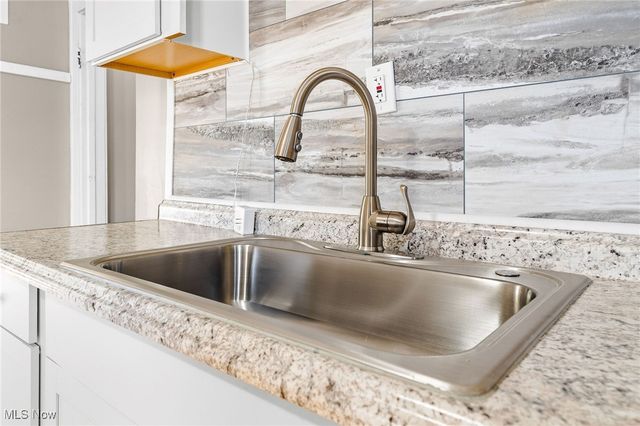 13501 Saybrook Avenue, Garfield Heights, OH 44105