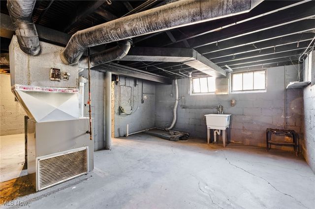 13501 Saybrook Avenue, Garfield Heights, OH 44105