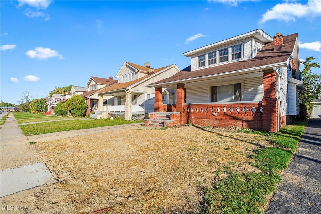 13501 Saybrook Avenue, Garfield Heights, OH 44105