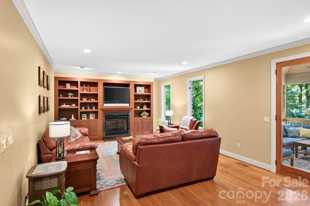 25 Whitaker View Road, Fairview, NC 28730