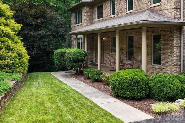 25 Whitaker View Road, Fairview, NC 28730