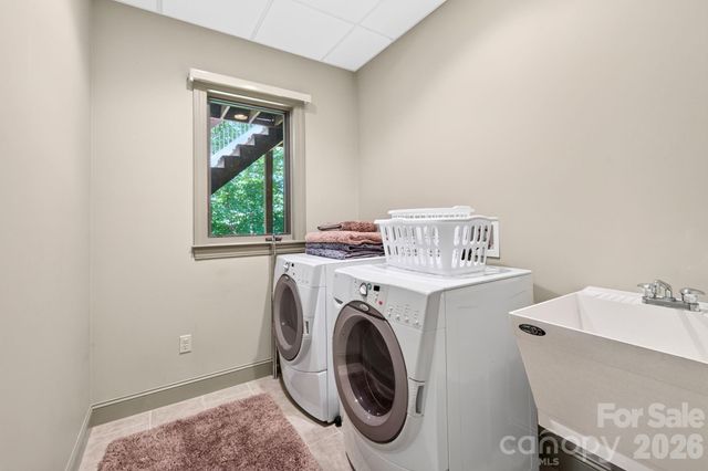 25 Whitaker View Road, Fairview, NC 28730