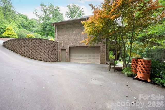 25 Whitaker View Road, Fairview, NC 28730