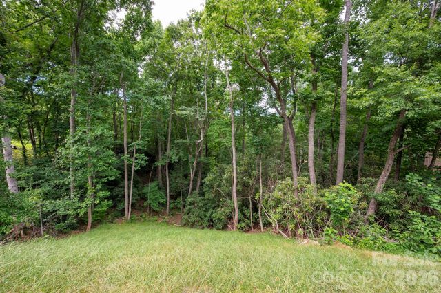 25 Whitaker View Road, Fairview, NC 28730
