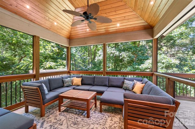 25 Whitaker View Road, Fairview, NC 28730