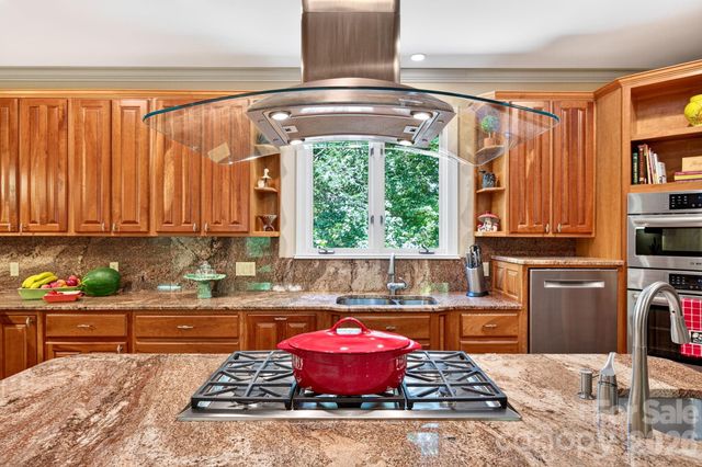 25 Whitaker View Road, Fairview, NC 28730