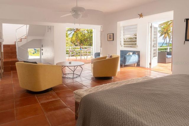 296 BRAVOS DE BOSTON, Vieques, PR 00765