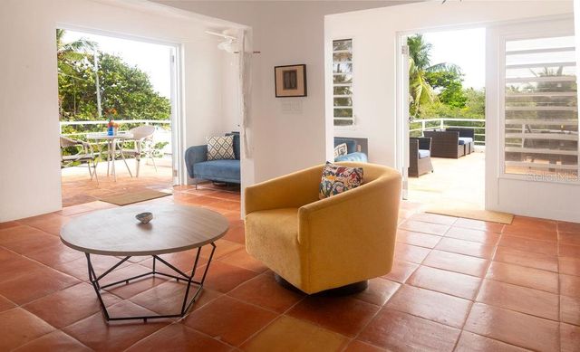 296 BRAVOS DE BOSTON, Vieques, PR 00765