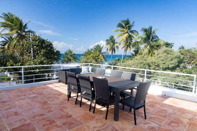 296 BRAVOS DE BOSTON, Vieques, PR 00765